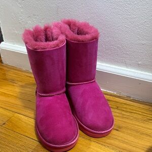 NEW | UGG Vibrant Pink Fur-Lined Boots with bows in the back